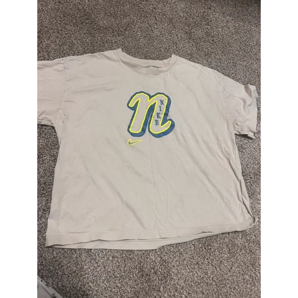 Nike girls boxy tee xl